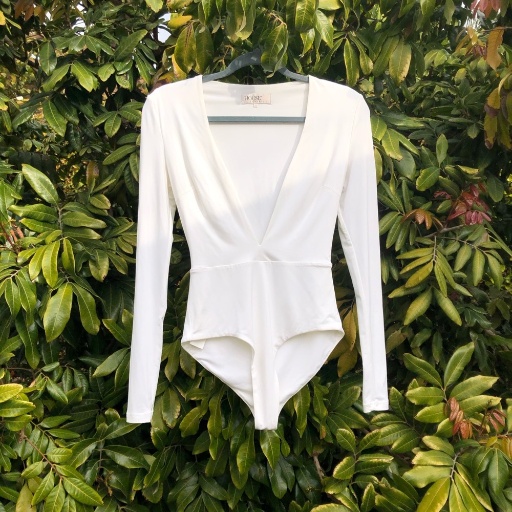 House of Cb white knit v neck bodysuit